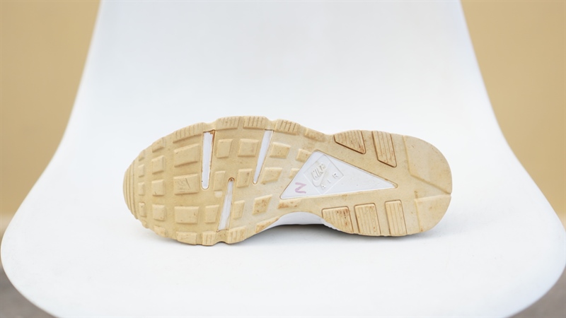 Giày Nike Air Huarache White 634835-108 2hand - 40 Giày Nike Air Huarache White 634835-108 2hand - 40
