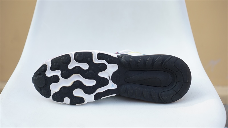 Giày Nike Air Max 270 React Geometric AO4971-101 2hand - 45.5 Giày Nike Air Max 270 React Geometric AO4971-101 2hand - 45.5