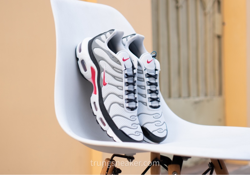 Giày Nike Air Max Plus Photon Dust Varsity Red DM0032-002 - 43 Giày Nike Air Max Plus Photon Dust Varsity Red DM0032-002 - 43