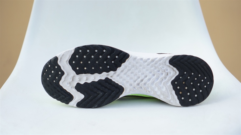 Giày Nike Odyssey React Volt White AO9819-103 2hand - 43 Giày Nike Odyssey React Volt White AO9819-103 2hand - 43