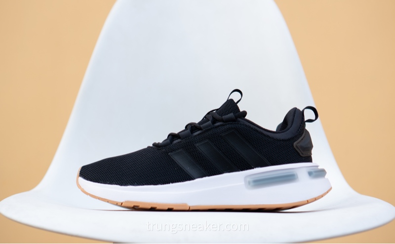 Giày tập luyện Adidas Racer Black Gum IF8652 - 42