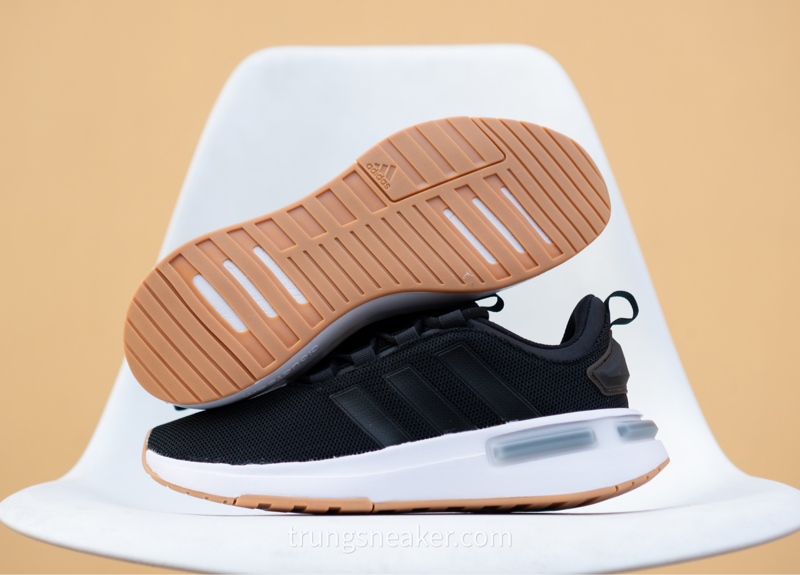 Giày tập luyện Adidas Racer Black Gum IF8652