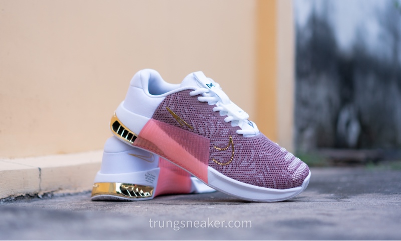 Giày tập luyện Nike Metcon 9 iD By You Rose Gold FQ7148-900 Giày tập luyện Nike Metcon 9 iD By You Rose Gold FQ7148-900