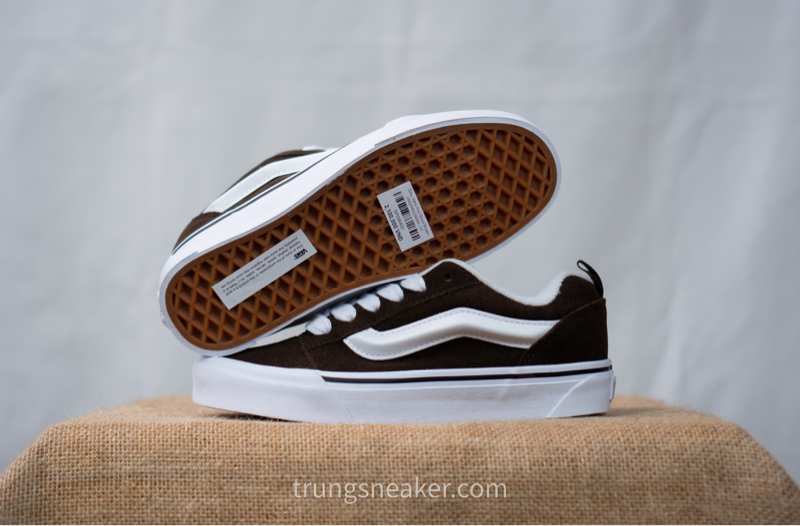 Giày Vans Knu Skool Brown VN0009QCNWH - 37 Giày Vans Knu Skool Brown VN0009QCNWH - 37