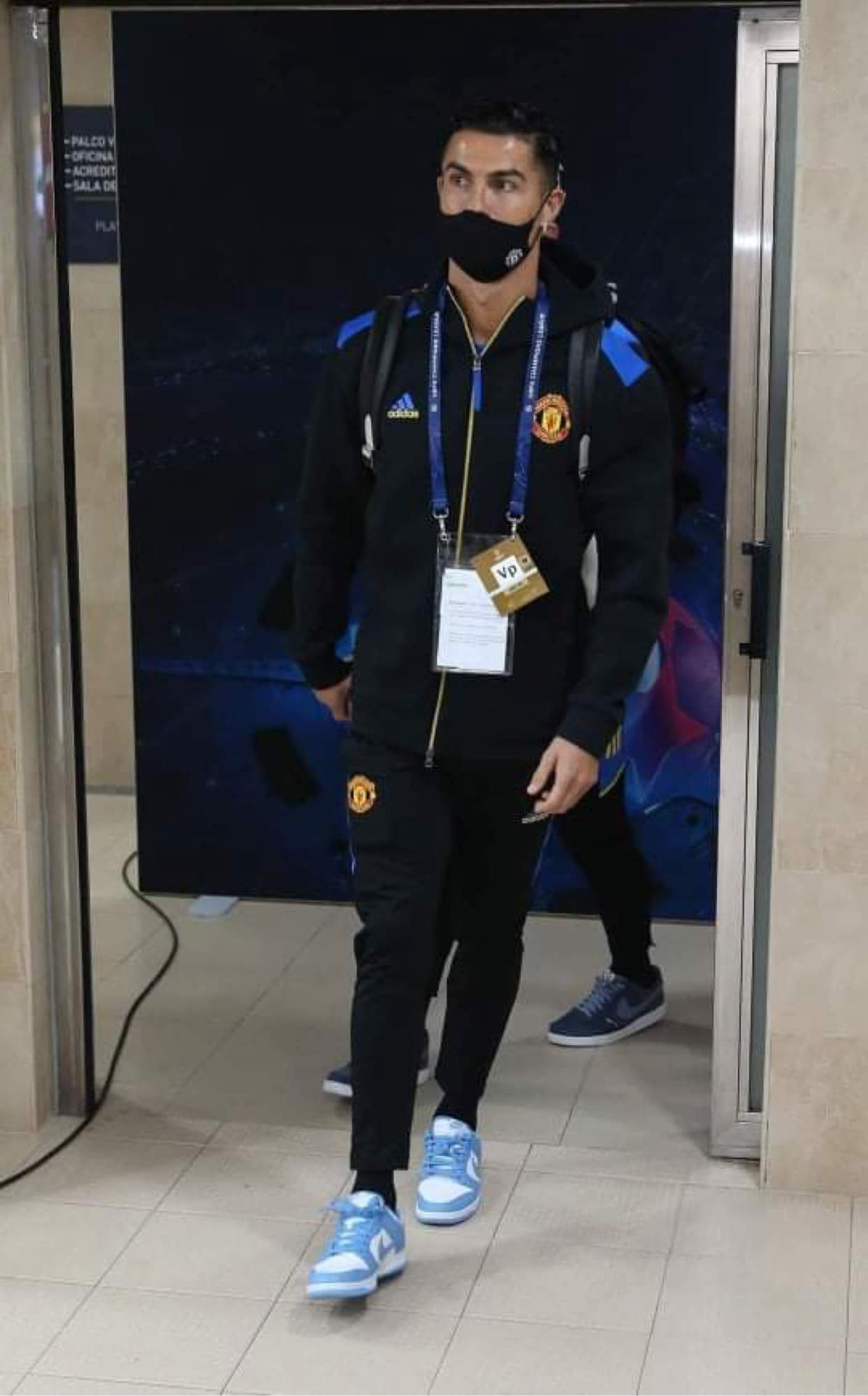 ronaldo dat nut vang youtube nhanh ki luc kham pha giay cr7 hay mang 4