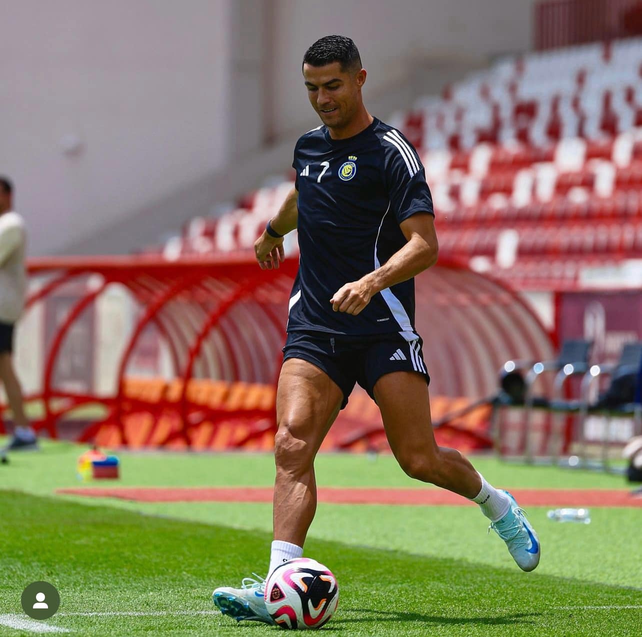 ronaldo dat nut vang youtube nhanh ki luc kham pha giay cr7 hay mang 6