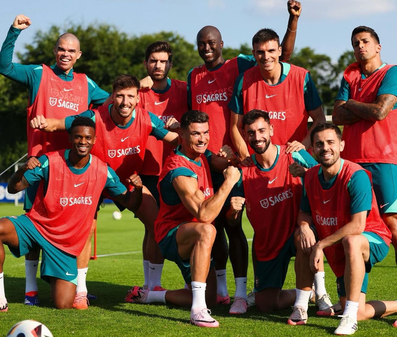 ronaldo dat nut vang youtube nhanh ki luc kham pha giay cr7 hay mang 7