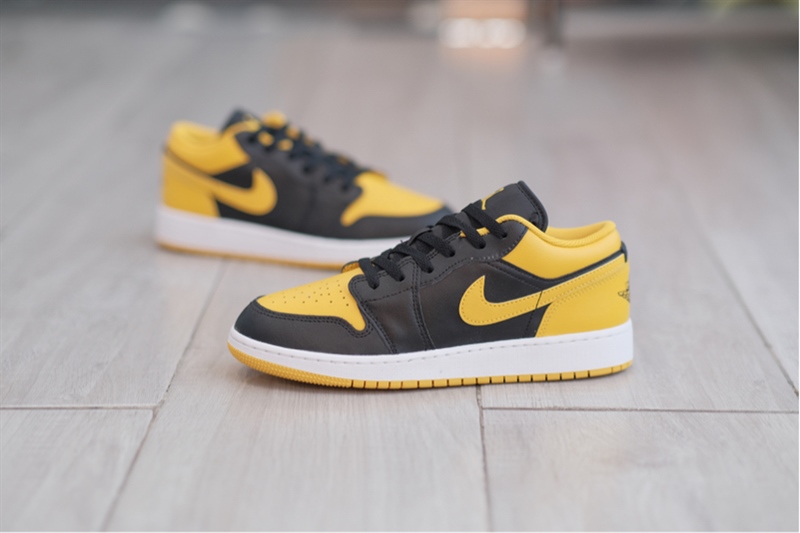 Giày Air Jordan 1 Low Yellow Ochre 553560-072