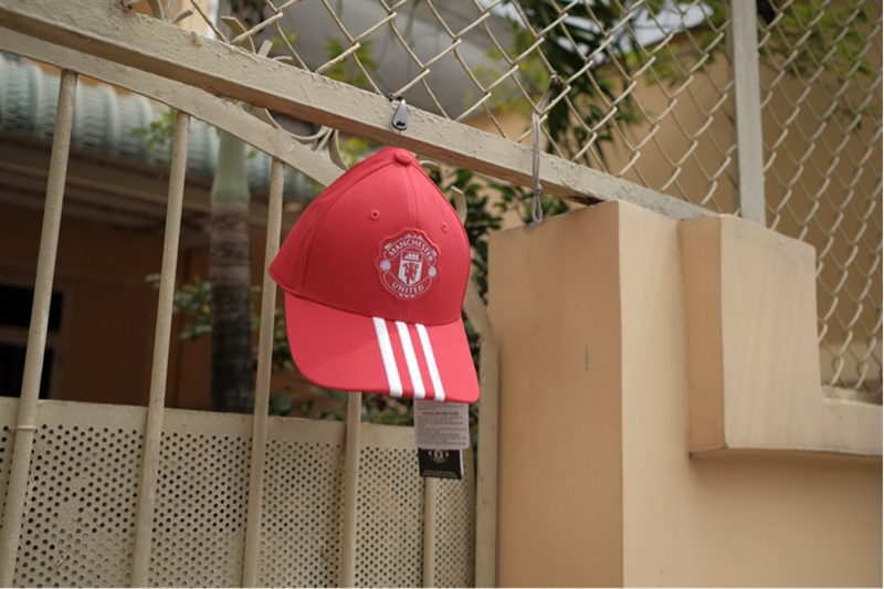 Mũ đá banh Adidas Manchester United Home IY0441 Mũ đá banh Adidas Manchester United Home IY0441