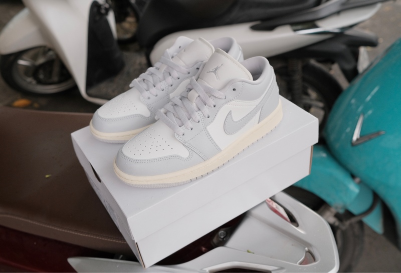 Giày Air Jordan 1 Low Light Grey Sail DC0774-103