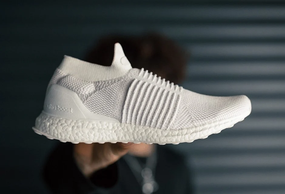 ultra boost la mau giay thuong dung chat lieu primeknit