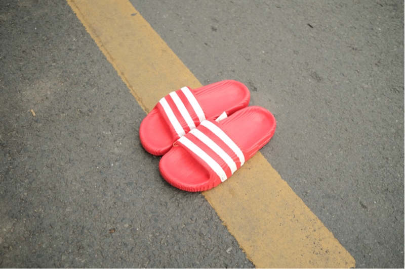 Dép chính hãng Adidas Adilette 22 White Red IG9259