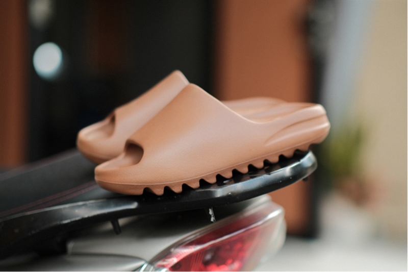 Dép chính hãng Adidas Yeezy Slides Flax FZ5896