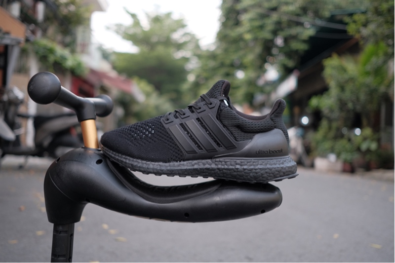 Giày chạy bộ Adidas Ultraboost 1.0 Black HQ4199 - 41