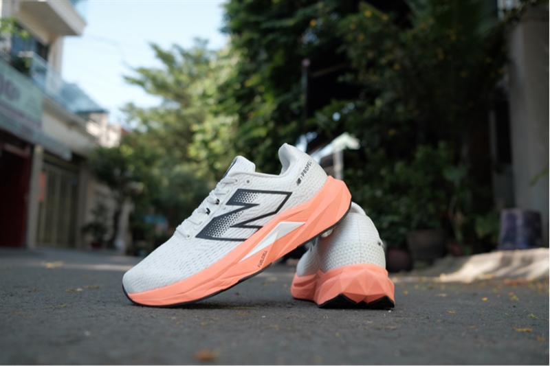 Giày chạy bộ New Balance Fuelcell Propel v5 MFCPRCG5