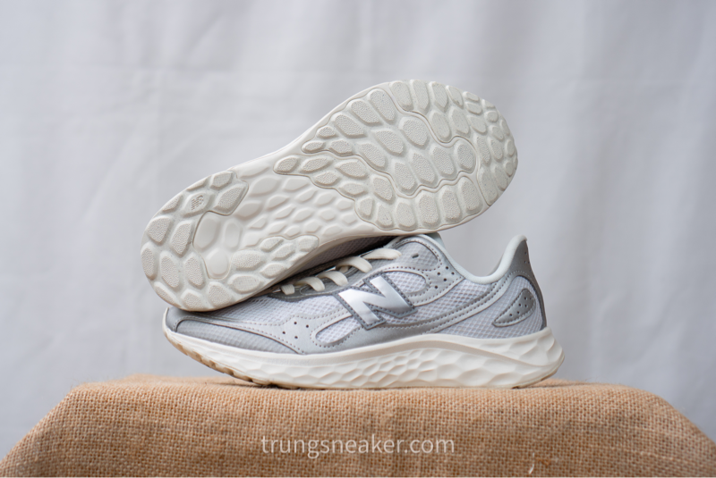 Giày New Balance Fresh Foam Arishi v4 Silver WARISTS4