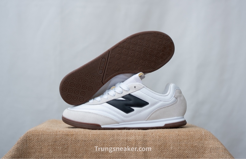 Giày New Balance RC42 White Black URC42LA