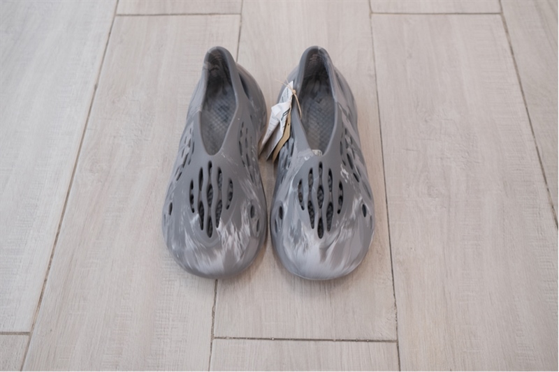 Giày Yeezy Foam Runner ‘MX Granite’ IE4931 Giày Yeezy Foam Runner ‘MX Granite’ IE4931