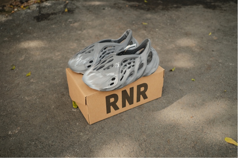 Giày Yeezy Foam Runner ‘MX Granite’ IE4931 Giày Yeezy Foam Runner ‘MX Granite’ IE4931