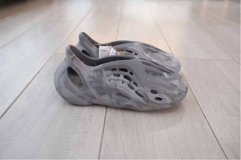 Giày Yeezy Foam Runner ‘MX Granite’ IE4931 - 42 Giày Yeezy Foam Runner ‘MX Granite’ IE4931 - 42