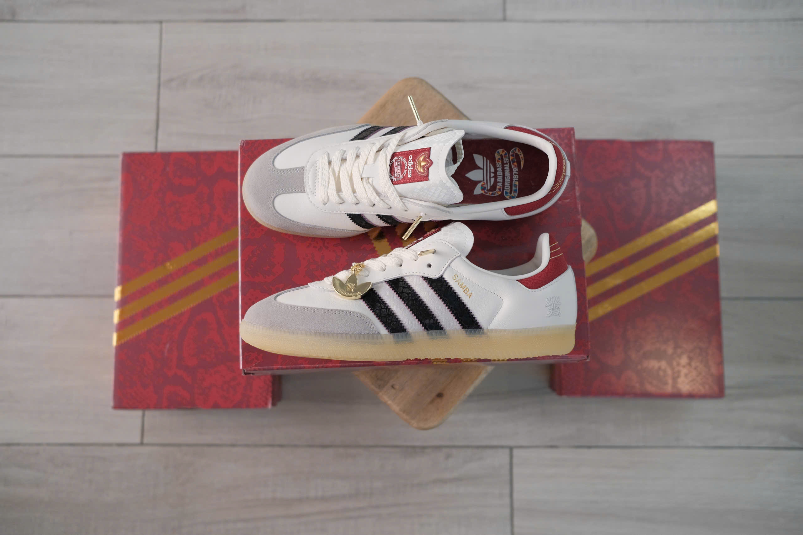 giay adidas samba og year of the snake jq5976 3