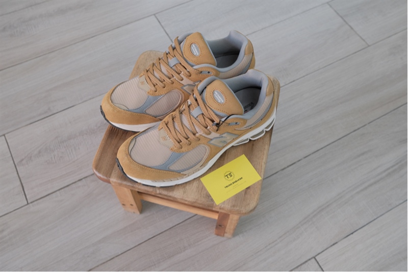Giày New Balance 2002R Wheat M2002RCE