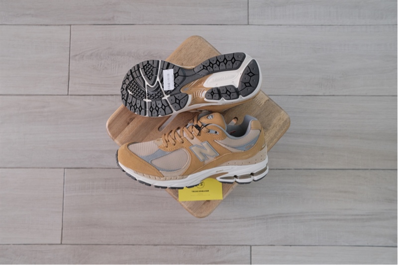 Giày New Balance 2002R Wheat M2002RCE