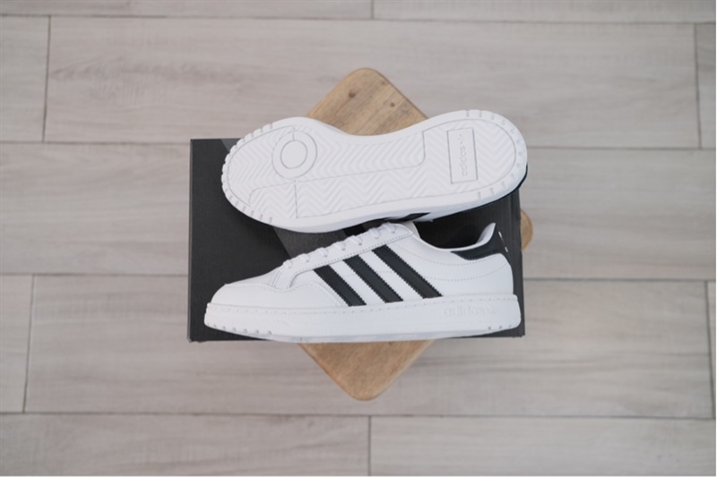 Giày Adidas chính hãng Team Court White EG9734 Giày Adidas chính hãng Team Court White EG9734