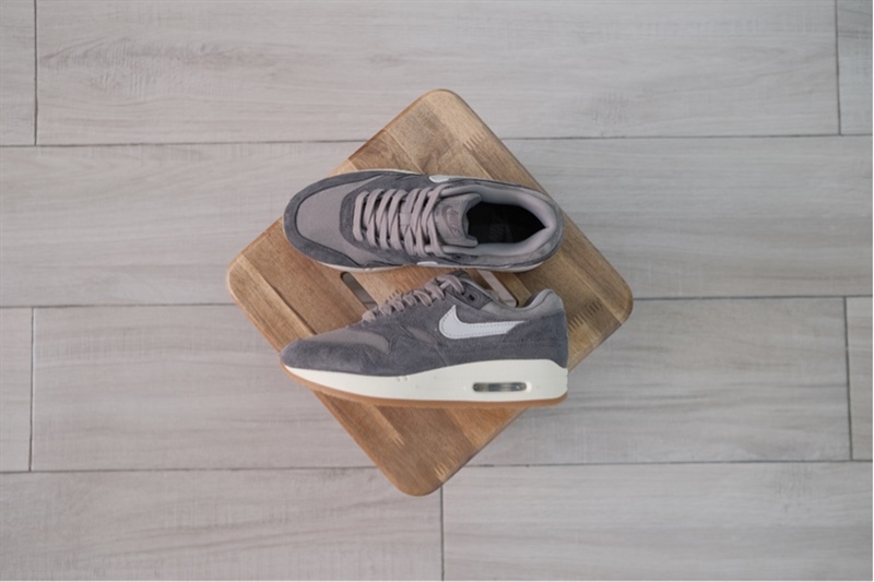 Giày Nike Air Max 1 Premium Crepe Soft Grey FD5088-001