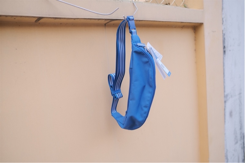 Túi đeo hông Adidas Adicolor Blue IX7467