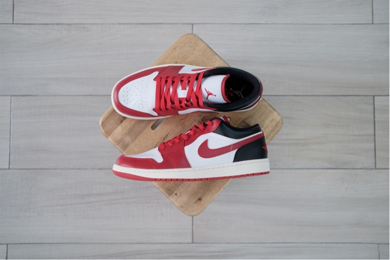 Giày Air Jordan 1 Low Chicago DC0774-160