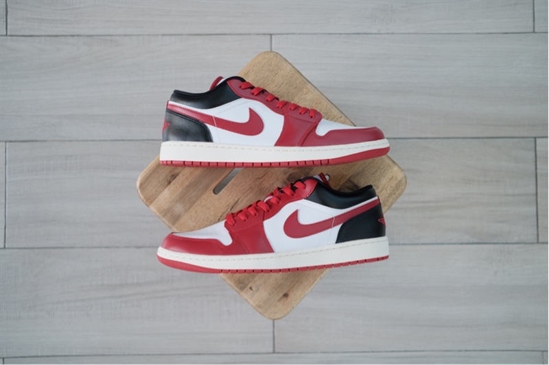 Giày Air Jordan 1 Low Chicago DC0774-160 - 44.5