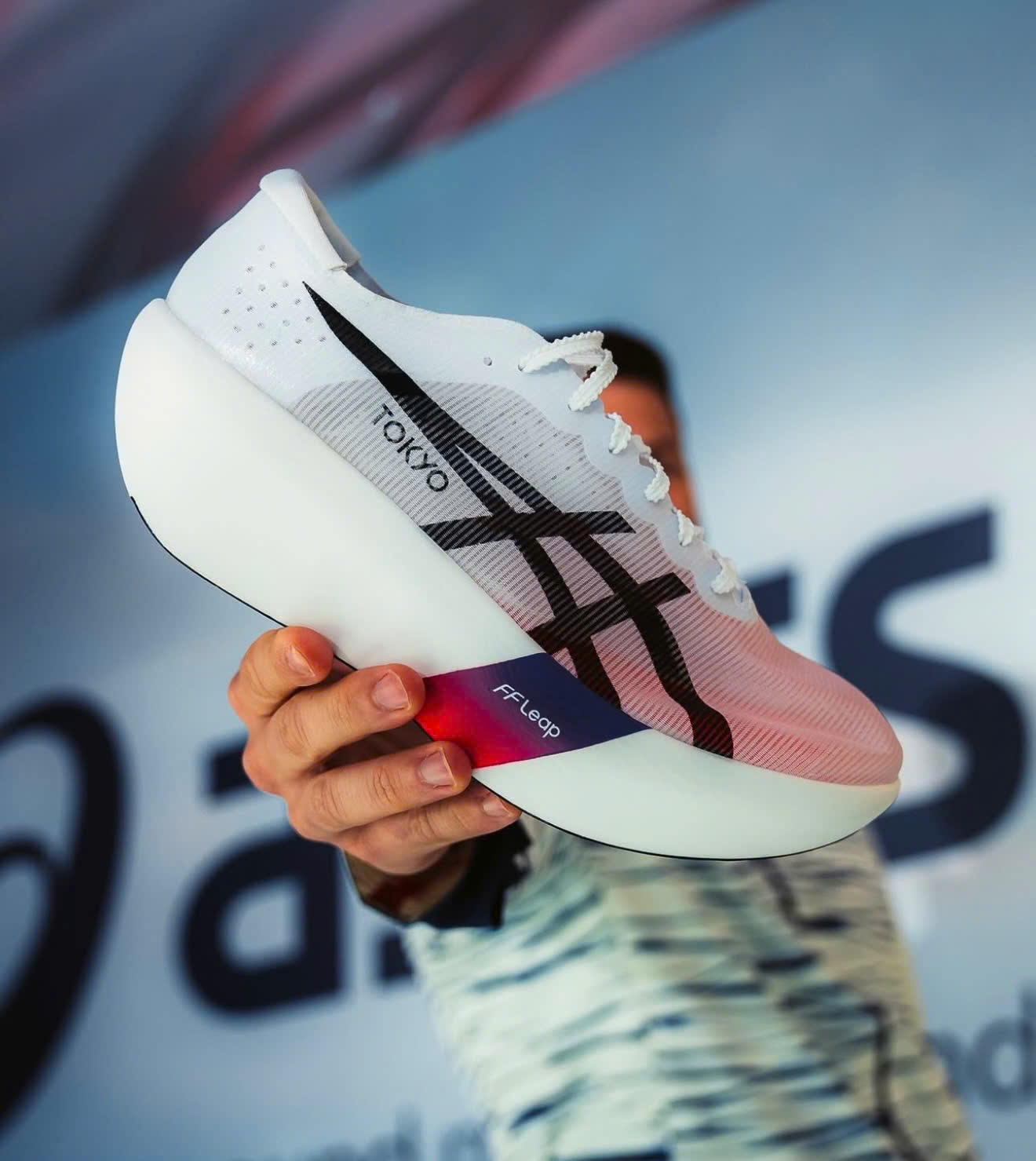 Asics Metaspeed Ray 2025- Đôi giày chạy bộ mắc nhất của Asics? 5 asics metaspeed ray 2025 doi giay chay bo mac nhat cua asics 7