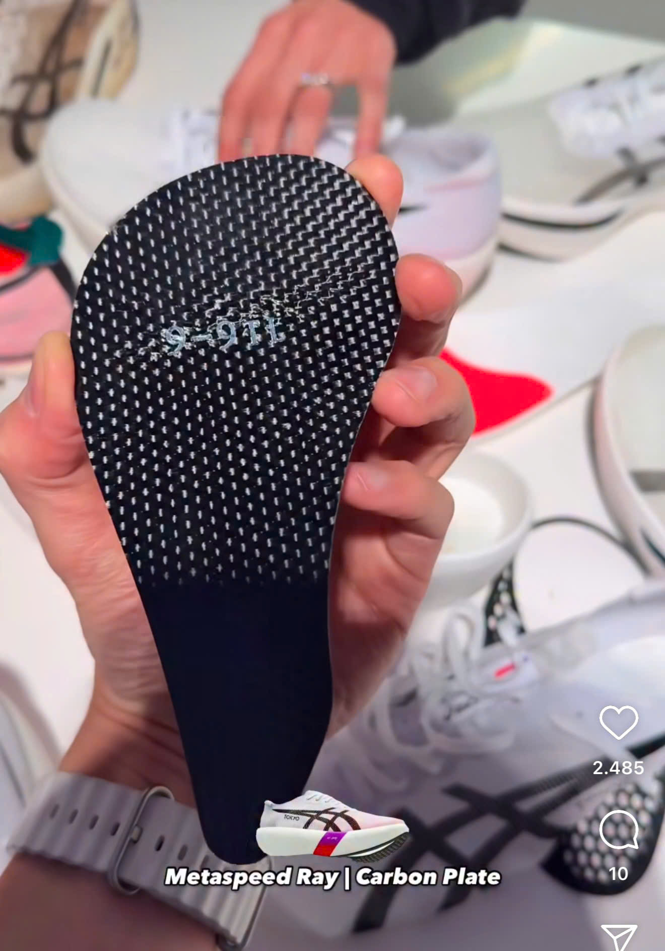 Asics Metaspeed Ray 2025- Đôi giày chạy bộ mắc nhất của Asics? 4 asics metaspeed ray 2025 doi giay chay bo mac nhat cua asics 8
