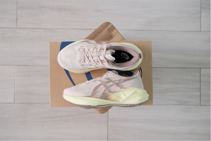 Giày Asics Novablast 5 Mineral Beige 1012A765-250
