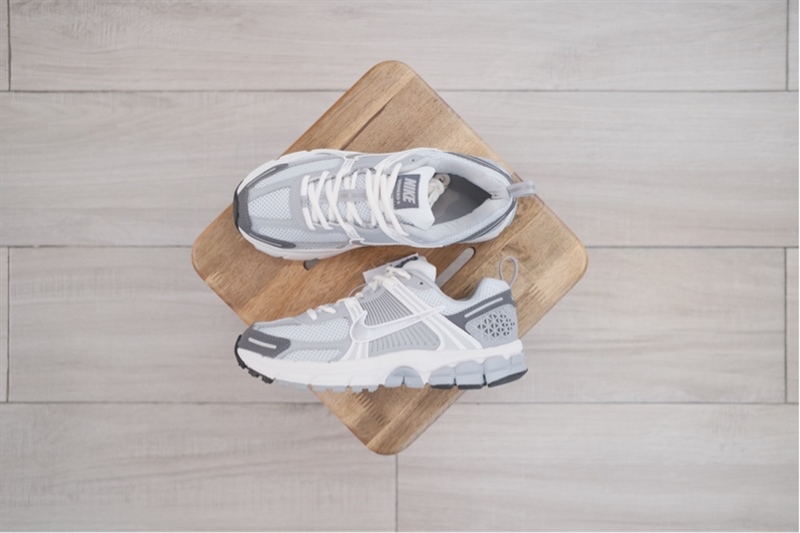 Giày Nike Vomero 5 Grey Silver HF6998-002 - 37.5