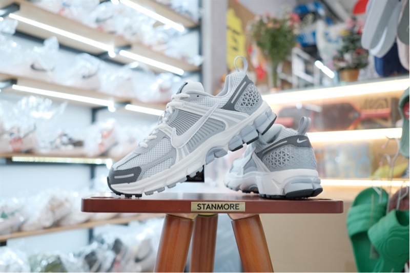Giày Nike Vomero 5 Grey Silver HF6998-002 - 37.5