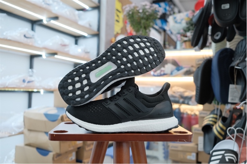 Giày Adidas chính hãng Ultraboost 1.0 Black HQ4201 - 42