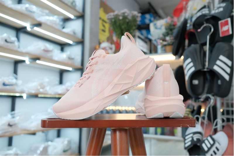 Giày chạy bộ Asics Novablast 5 Breeze Peach 1012B765-700 - 38