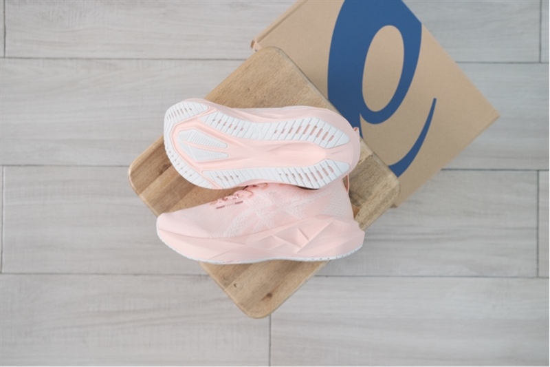 Giày chạy bộ Asics Novablast 5 Breeze Peach 1012B765-700 - 38