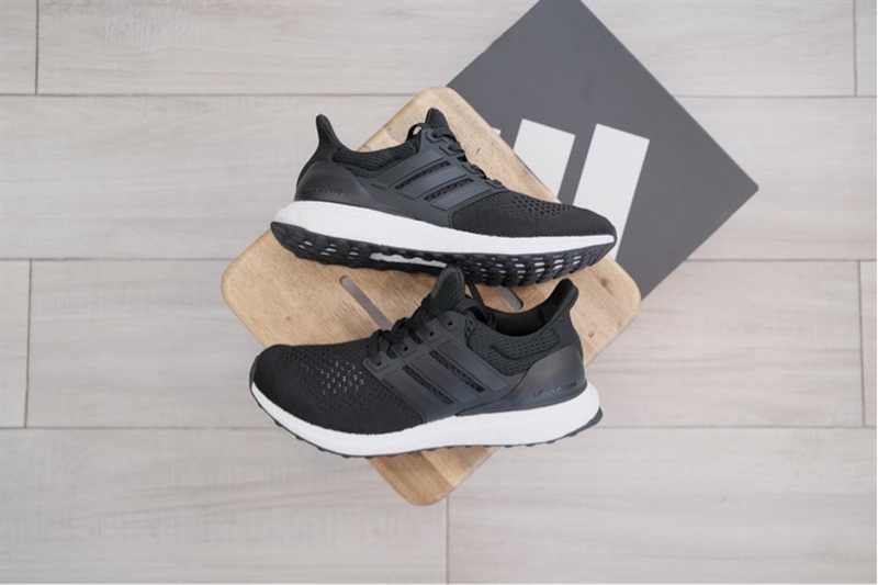 Giày Adidas chính hãng Ultraboost 1.0 Black HQ4201