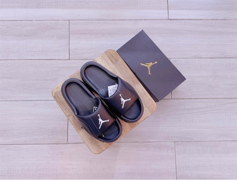 Dép Jordan chính hãng Franchise Black HF3263-001