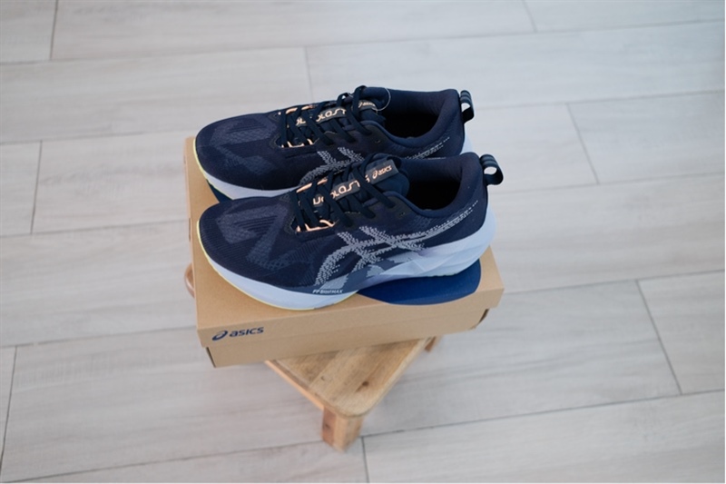 Giày chạy bộ Asics Novablast 5 Navy