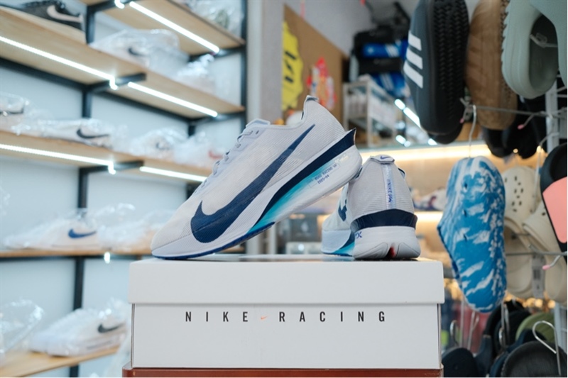 Giày chạy bộ Nike Vaporfly 4 Road Racing HF6414-001 Like new