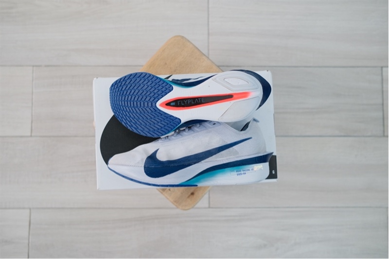 Giày chạy bộ Nike Vaporfly 4 Road Racing HF6414-001 Like new