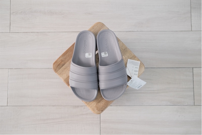 Dép Adidas chính hãng Adilette Flow Grey JP5680
