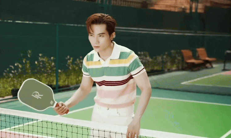 nam mac gi choi pickleball