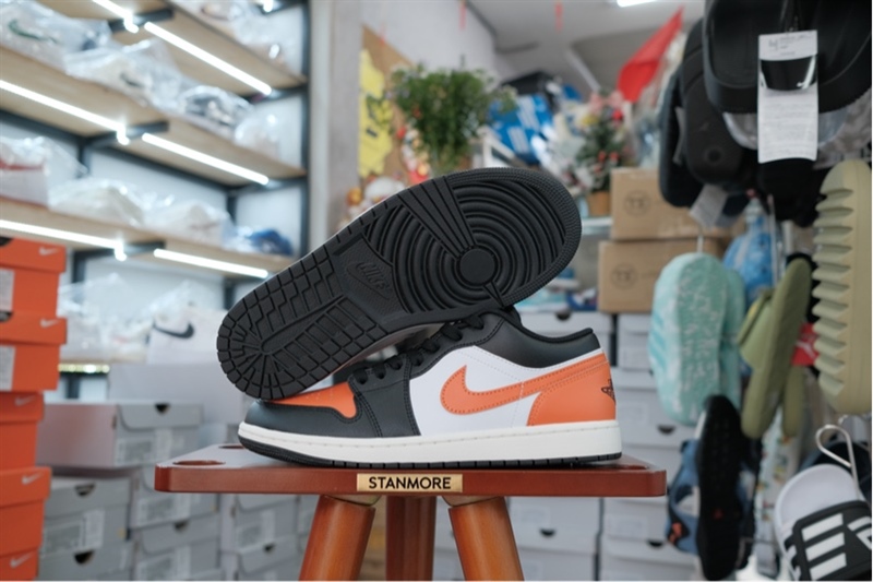 Giày Nike Air Jordan 1 Low Shattered Backboard SBB 553558-081