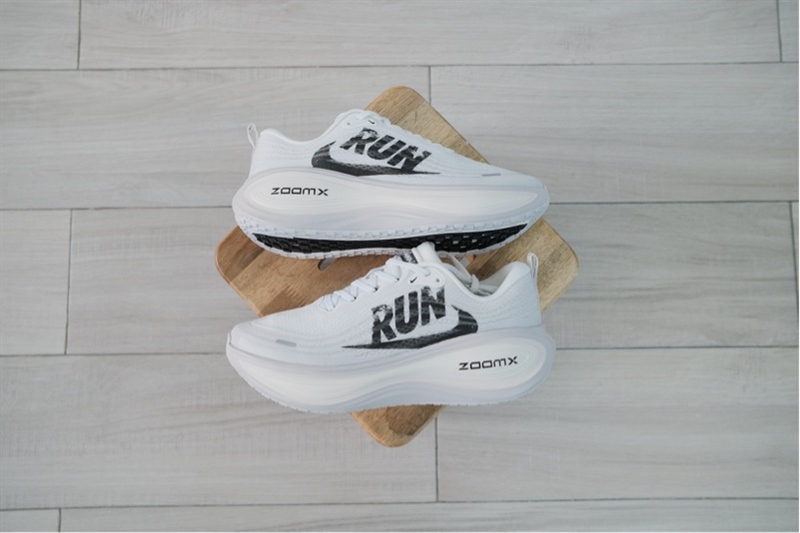 Giày chạy bộ Nike ZoomX Vomero Plus White IH2268-100