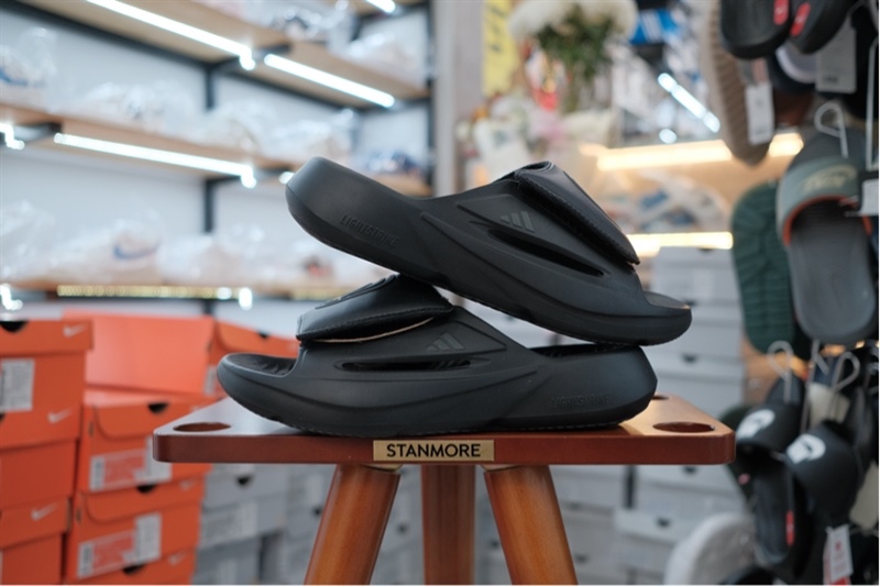 Dép Adidas chính hãng Lightblaze Overtime Black Carbon JQ6776 Dép Adidas chính hãng Lightblaze Overtime Black Carbon JQ6776